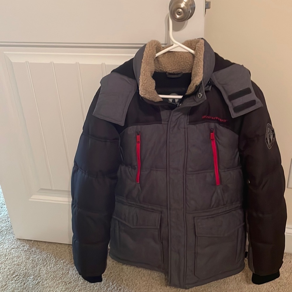 NWOT boys heavy winter coat size Large (14/16)